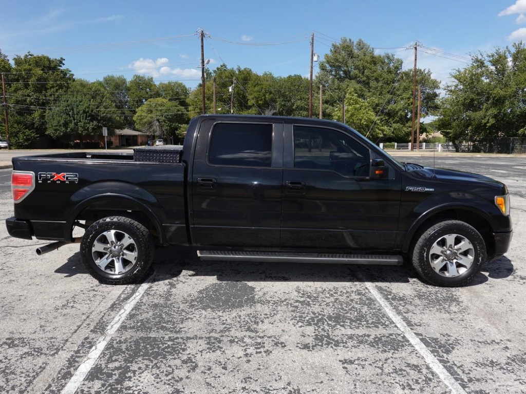 Ford F-150 Vehicle Full-screen Gallery Image 09
