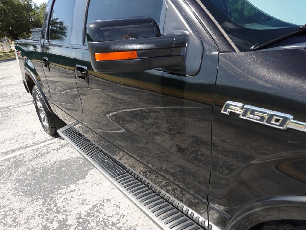 Ford F-150 Vehicle Full-screen Gallery Image 12