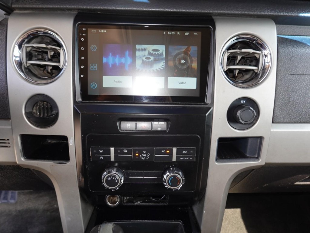 Ford F-150 Vehicle Full-screen Gallery Image 14