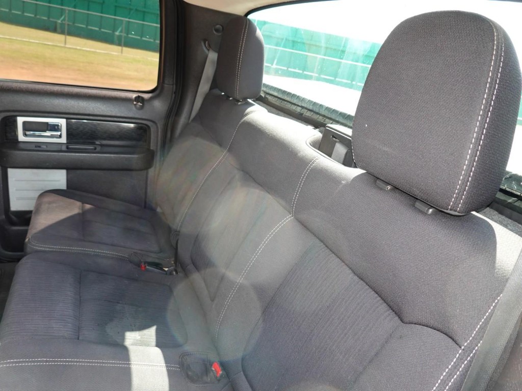 Ford F-150 Vehicle Full-screen Gallery Image 18