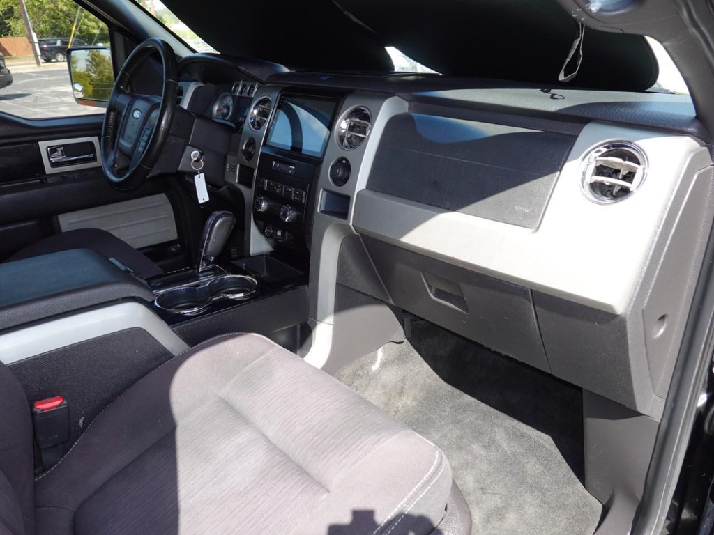Ford F-150 Vehicle Full-screen Gallery Image 20
