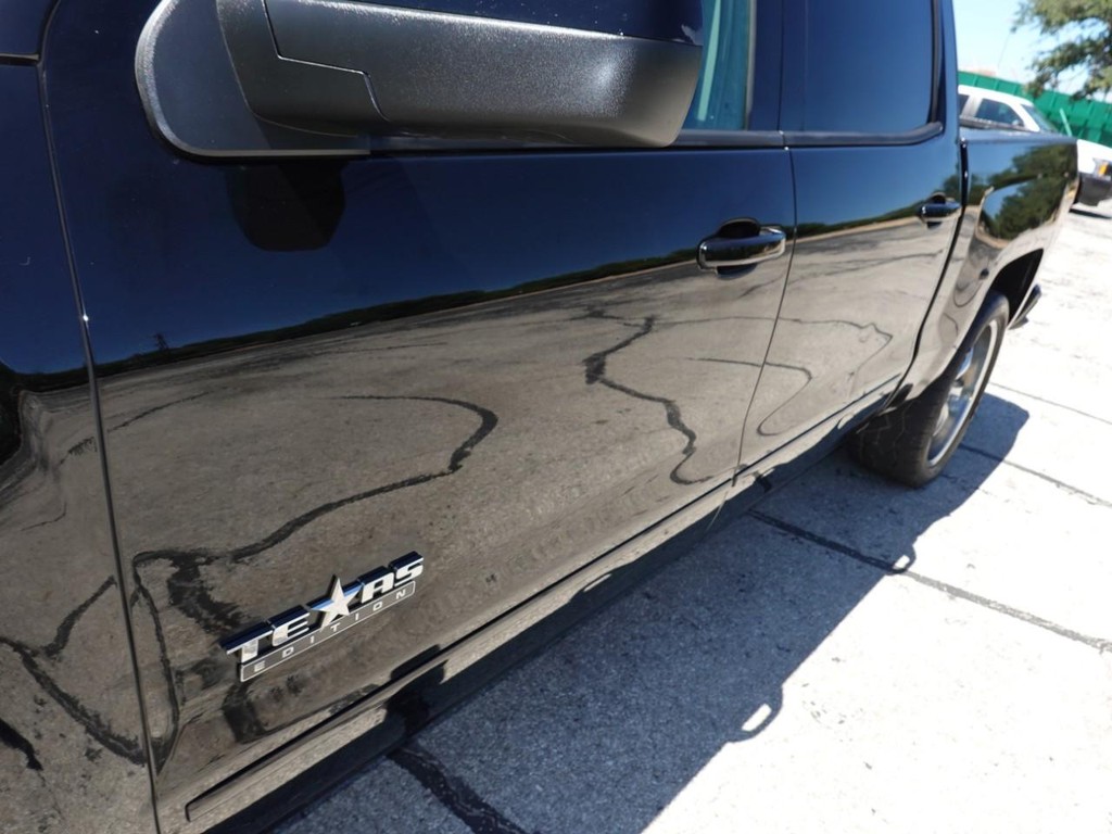 Chevrolet Silverado 1500 Vehicle Full-screen Gallery Image 10
