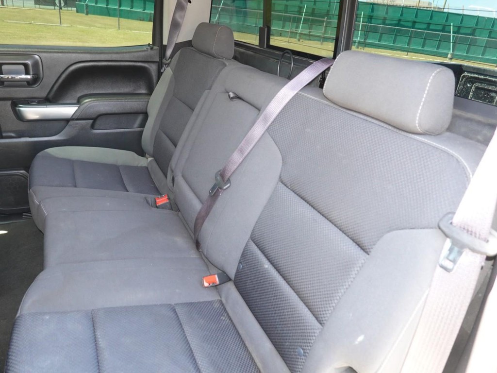 Chevrolet Silverado 1500 Vehicle Full-screen Gallery Image 19