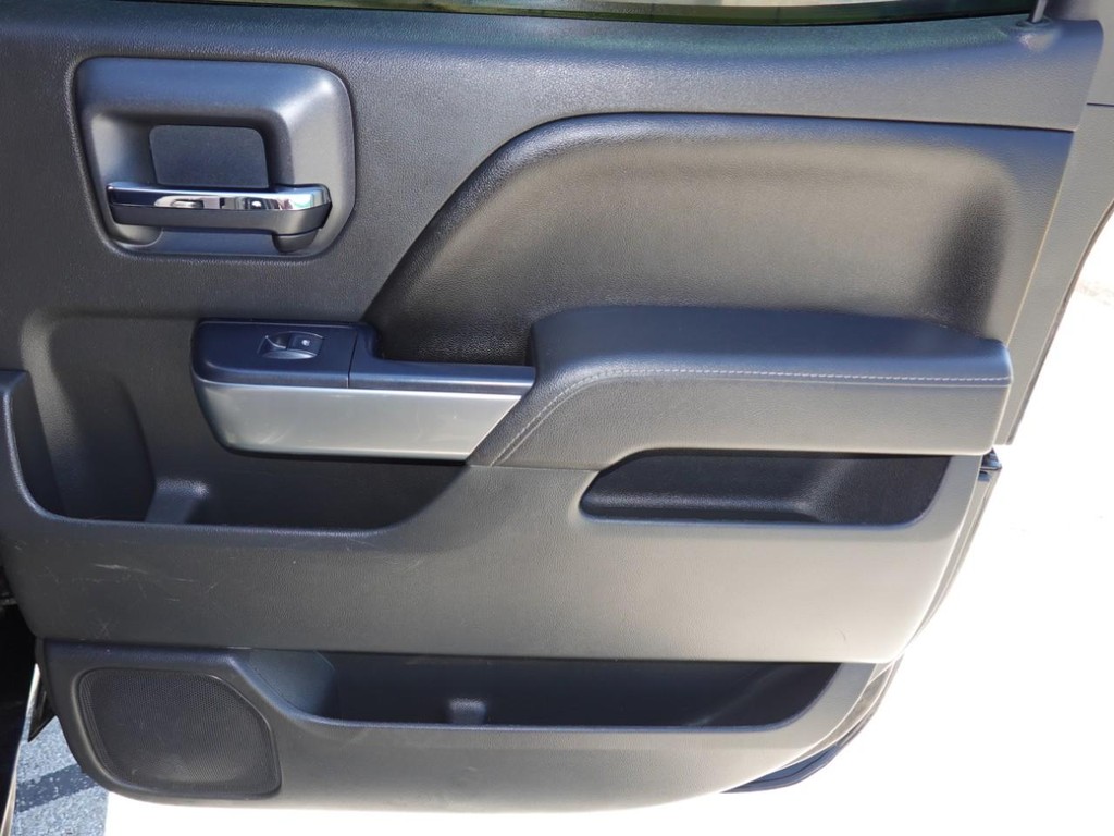 Chevrolet Silverado 1500 Vehicle Full-screen Gallery Image 25