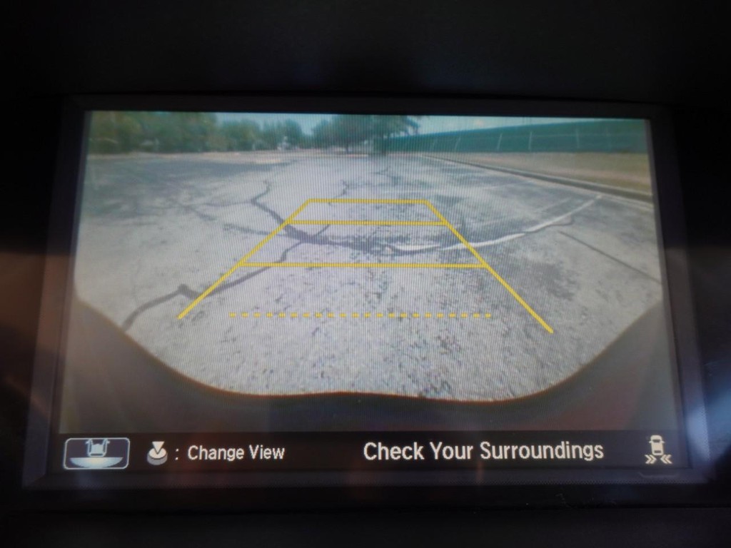 Acura MDX Vehicle Full-screen Gallery Image 13