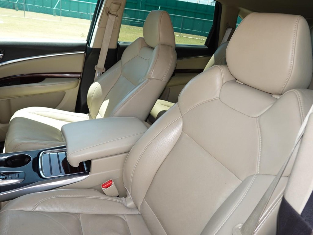 Acura MDX Vehicle Full-screen Gallery Image 14