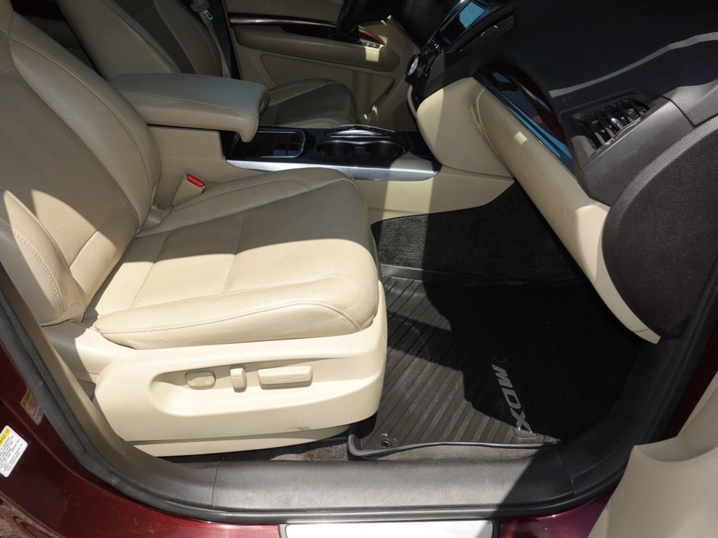 Acura MDX Vehicle Full-screen Gallery Image 23