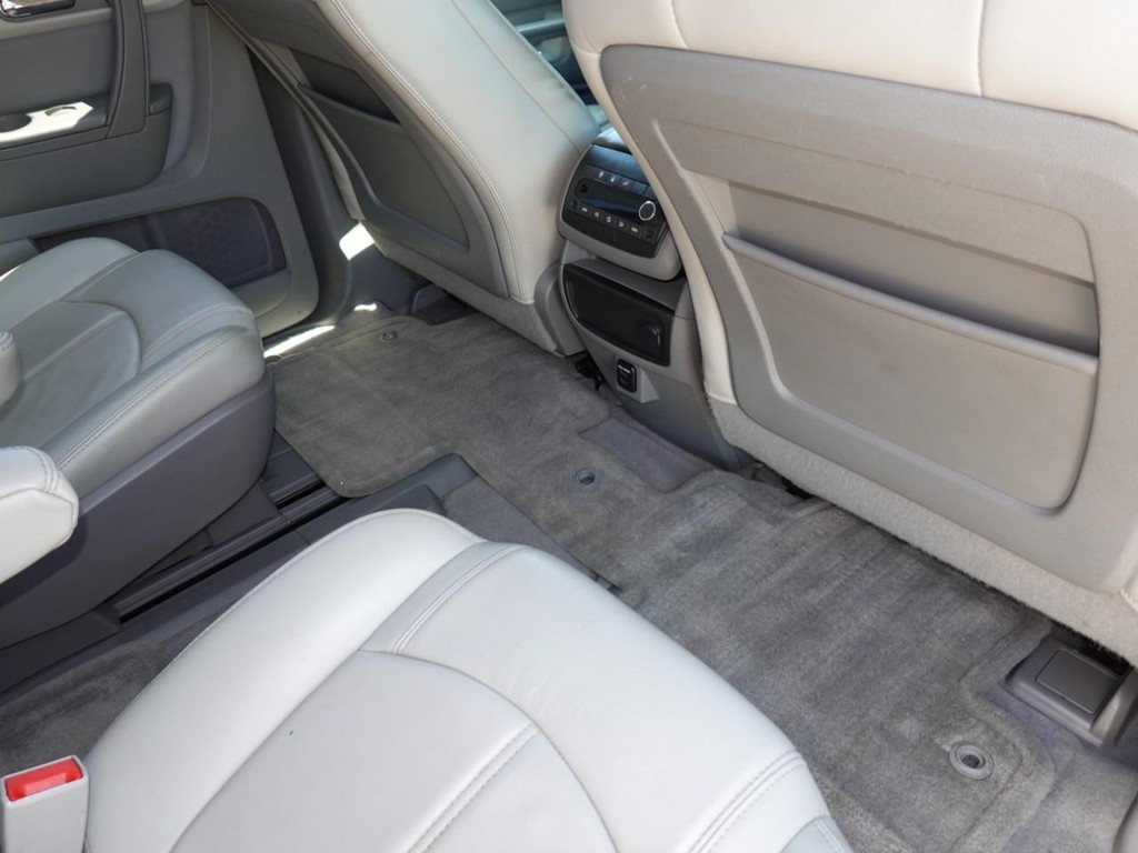 Chevrolet Traverse Vehicle Full-screen Gallery Image 25