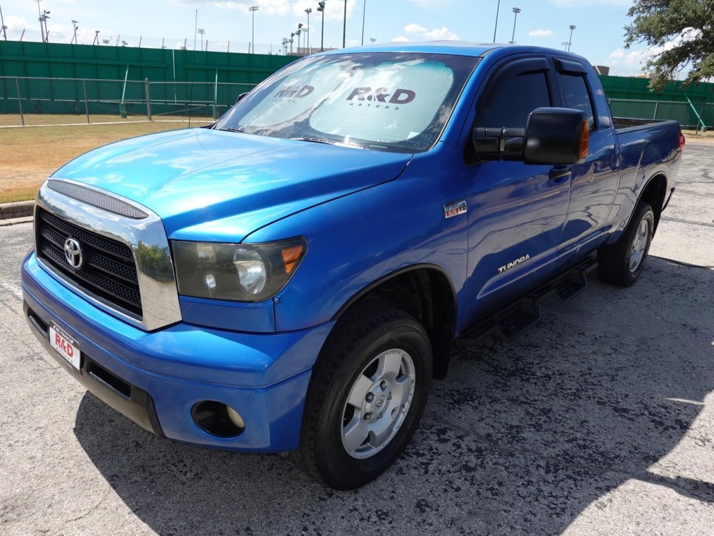 Toyota Tundra 4WD Truck Vehicle Full-screen Gallery Image 03