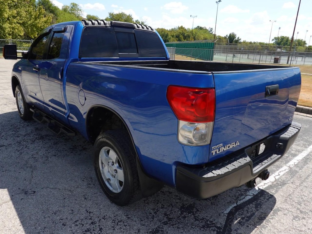 Toyota Tundra 4WD Truck Vehicle Full-screen Gallery Image 05