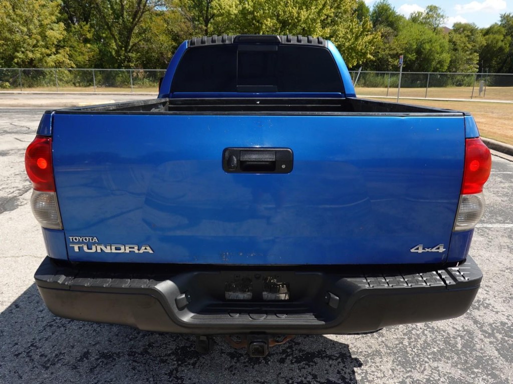 Toyota Tundra 4WD Truck Vehicle Full-screen Gallery Image 06