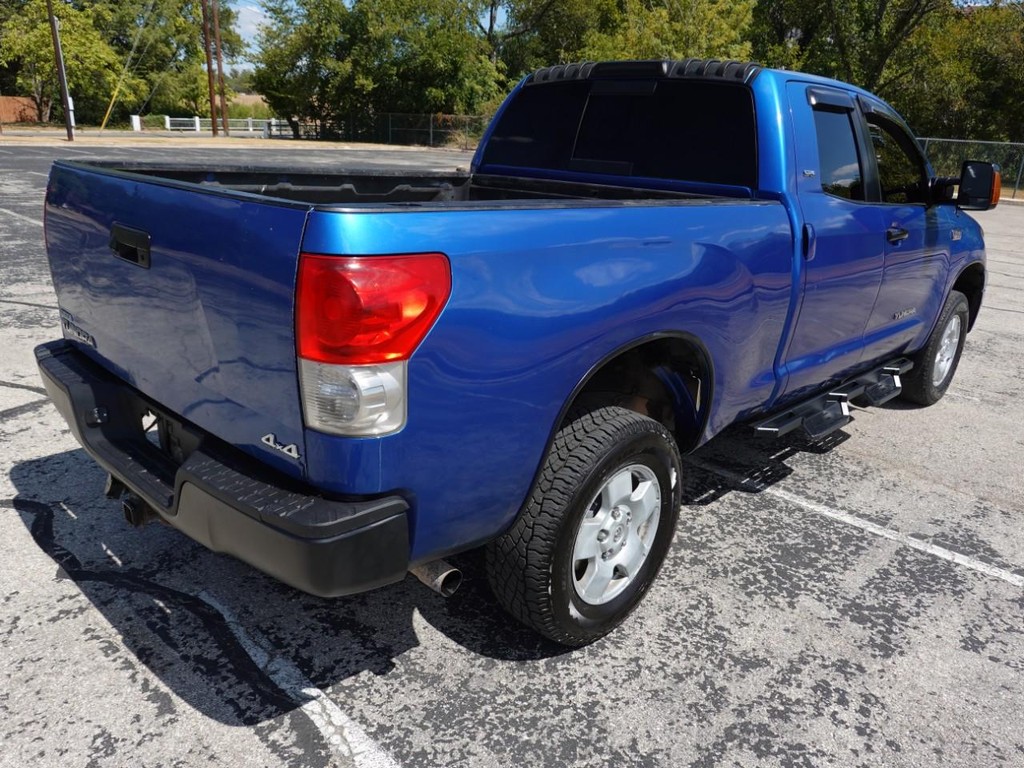 Toyota Tundra 4WD Truck Vehicle Full-screen Gallery Image 08