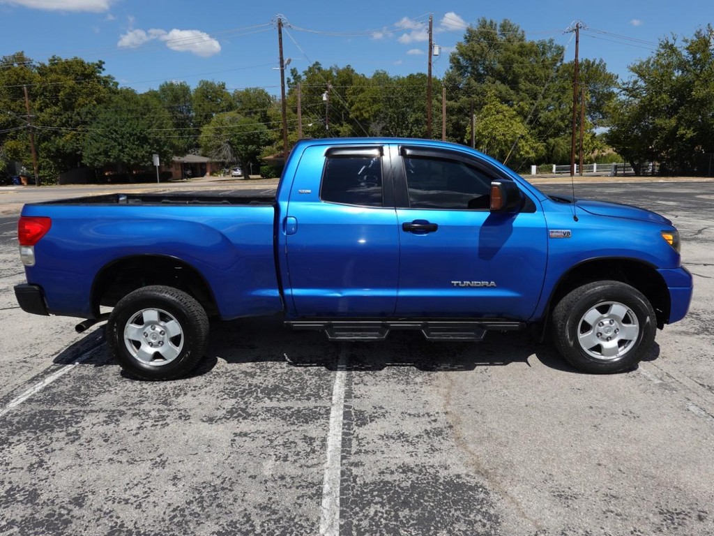 Toyota Tundra 4WD Truck Vehicle Full-screen Gallery Image 09