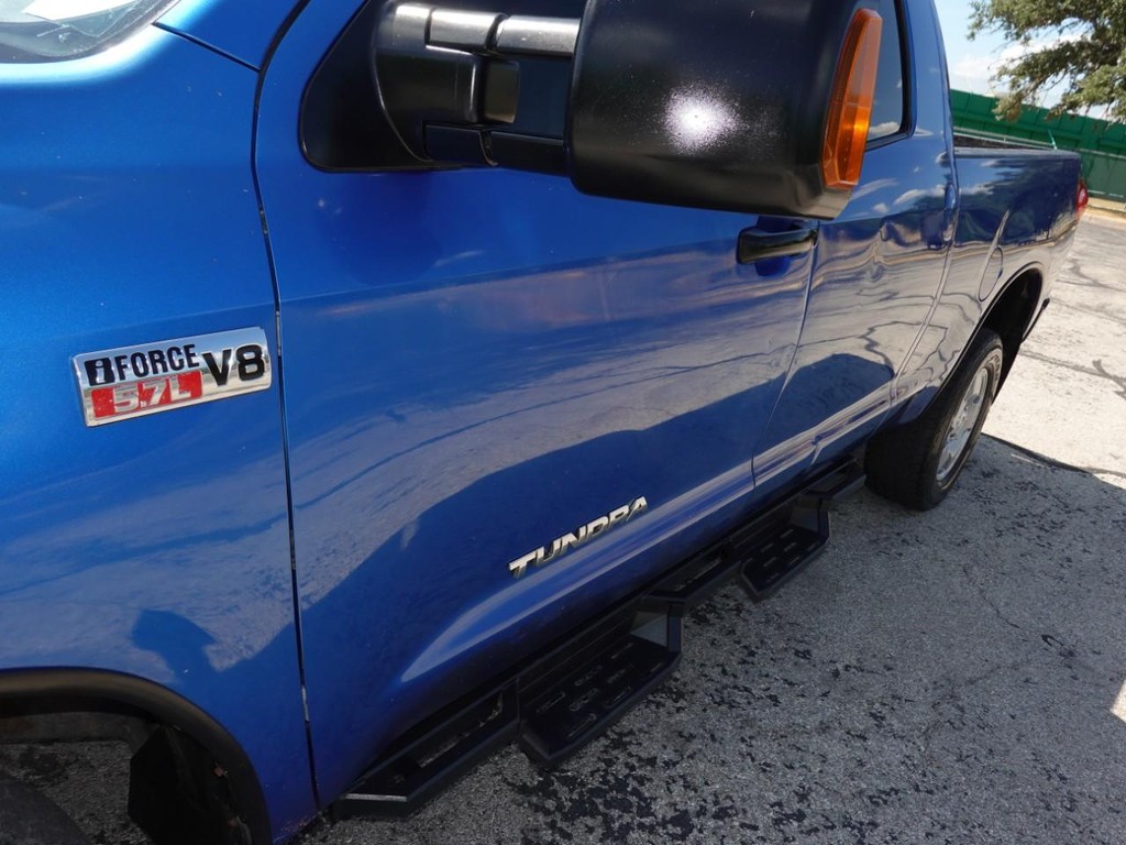 Toyota Tundra 4WD Truck Vehicle Full-screen Gallery Image 11