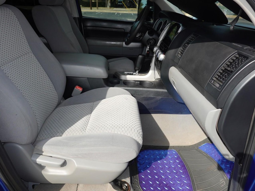 Toyota Tundra 4WD Truck Vehicle Full-screen Gallery Image 22