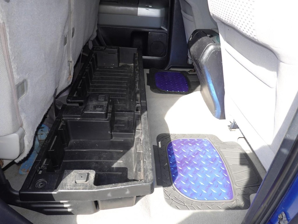 Toyota Tundra 4WD Truck Vehicle Full-screen Gallery Image 26