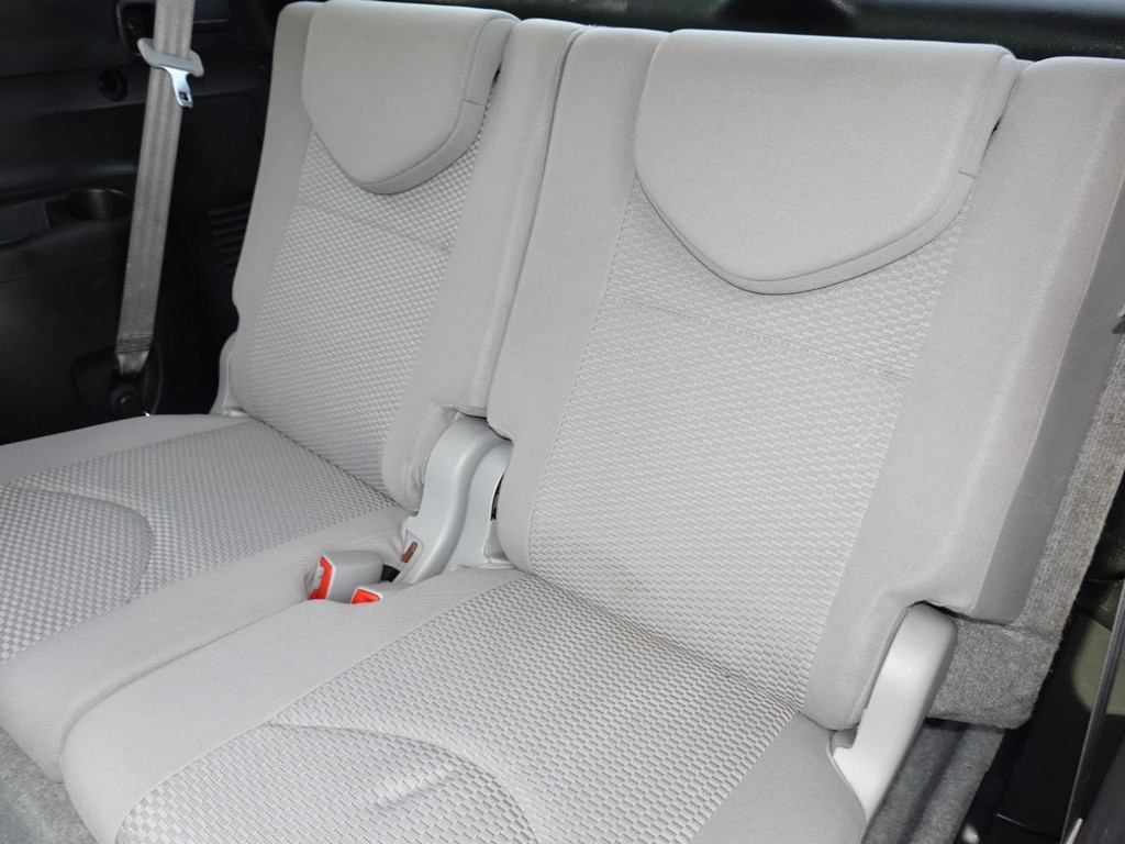 Toyota RAV4 Vehicle Full-screen Gallery Image 20