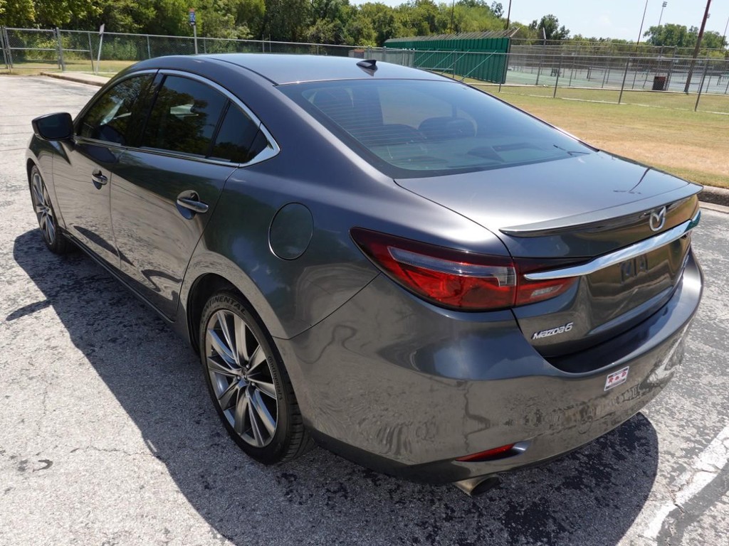 Mazda MAZDA6 Vehicle Full-screen Gallery Image 05