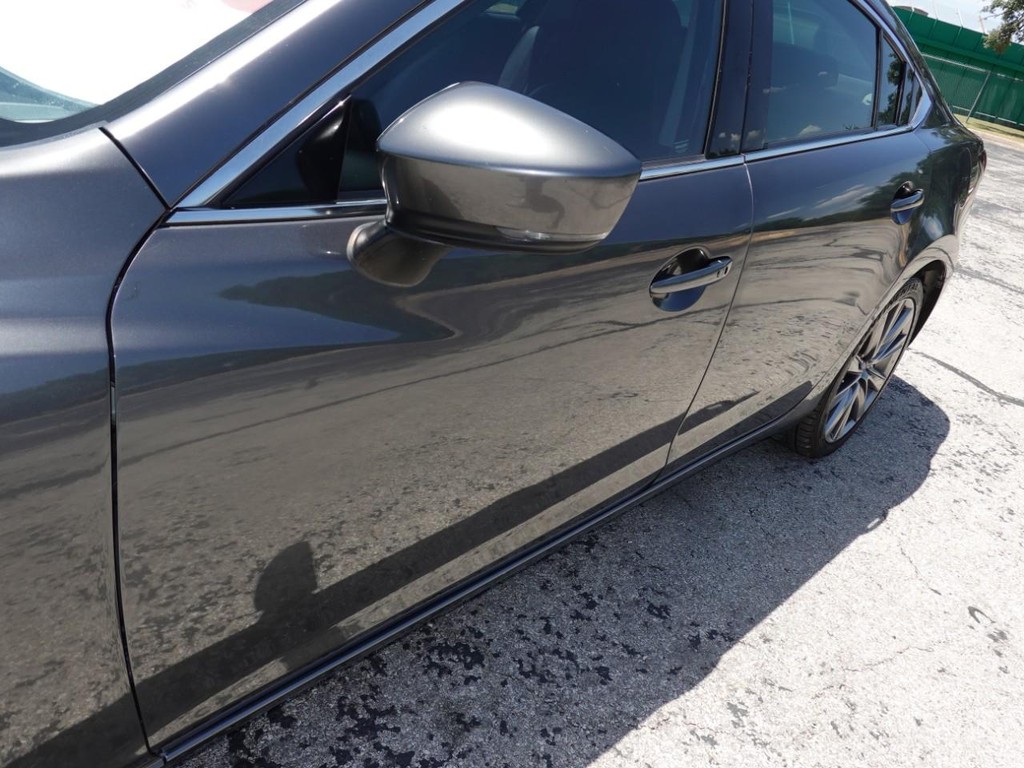 Mazda MAZDA6 Vehicle Full-screen Gallery Image 10