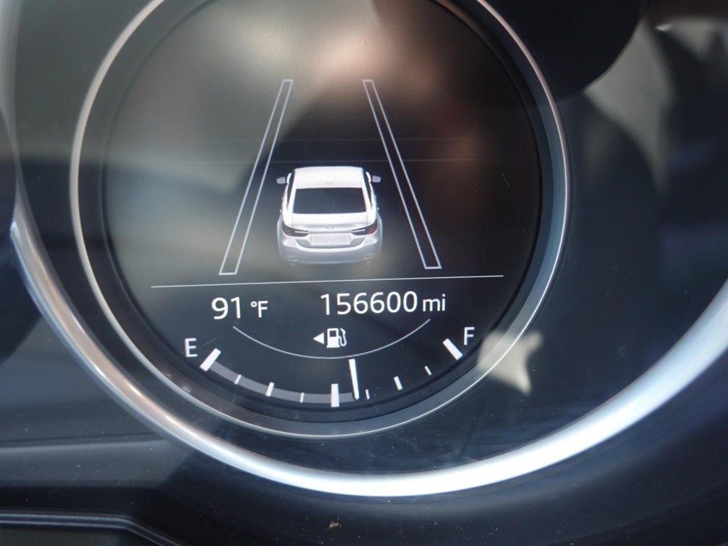 Mazda MAZDA6 Vehicle Full-screen Gallery Image 12