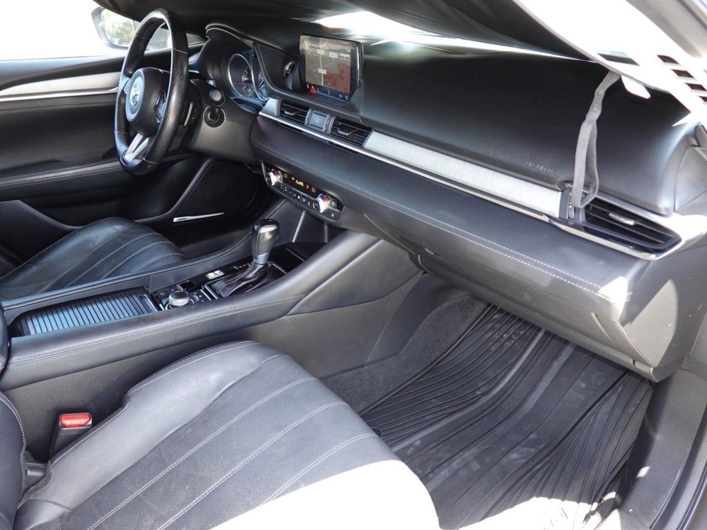 Mazda MAZDA6 Vehicle Full-screen Gallery Image 22