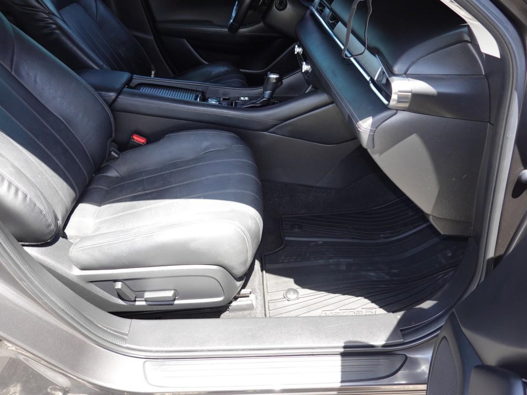 Mazda MAZDA6 Vehicle Full-screen Gallery Image 23