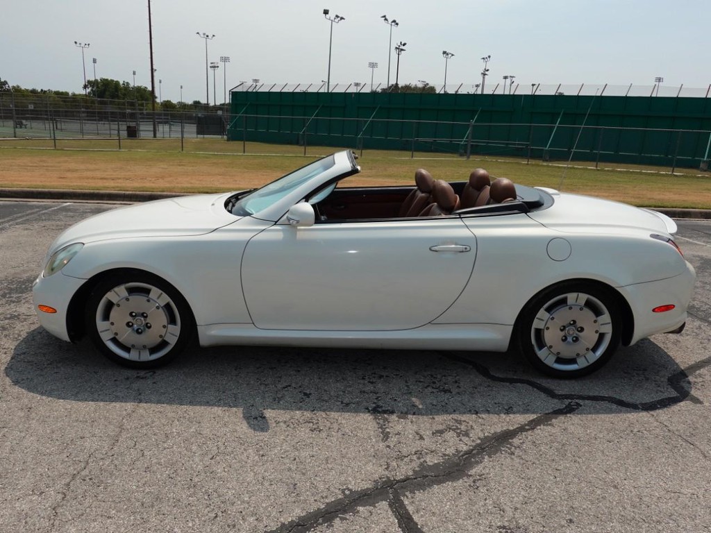 Lexus SC 430 Vehicle Full-screen Gallery Image 04