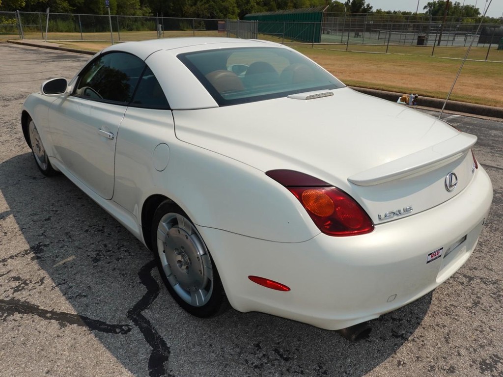 Lexus SC 430 Vehicle Full-screen Gallery Image 05