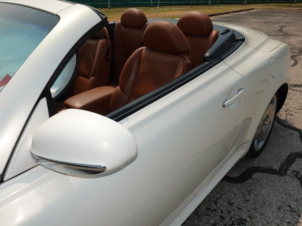 Lexus SC 430 Vehicle Full-screen Gallery Image 11