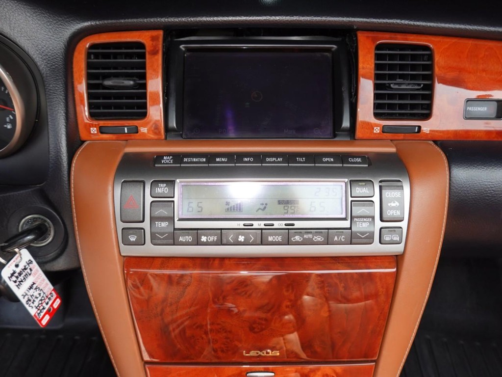 Lexus SC 430 Vehicle Full-screen Gallery Image 15
