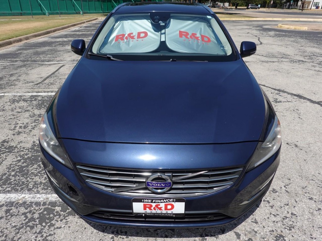 Volvo V60 Vehicle Full-screen Gallery Image 02