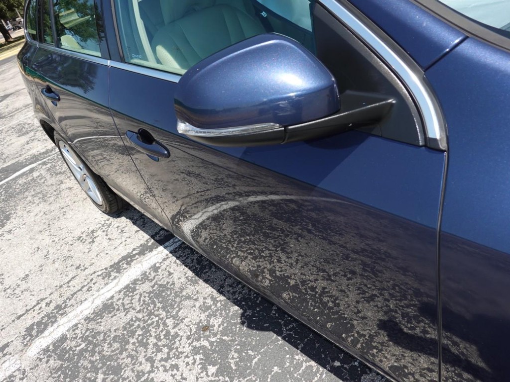 Volvo V60 Vehicle Full-screen Gallery Image 11