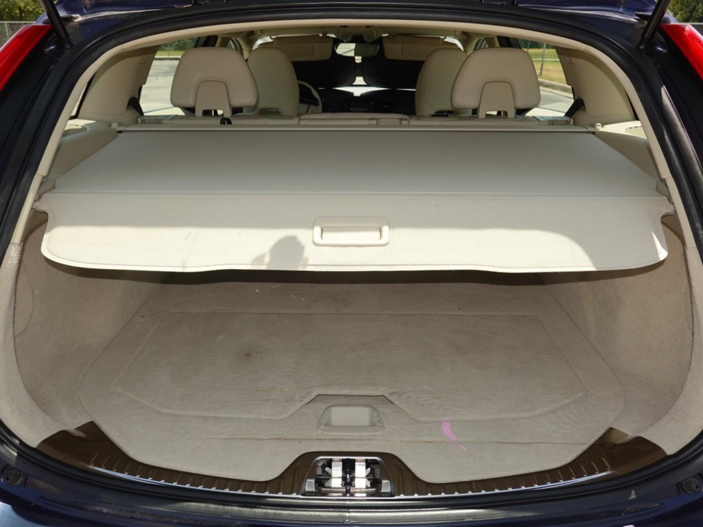 Volvo V60 Vehicle Full-screen Gallery Image 27