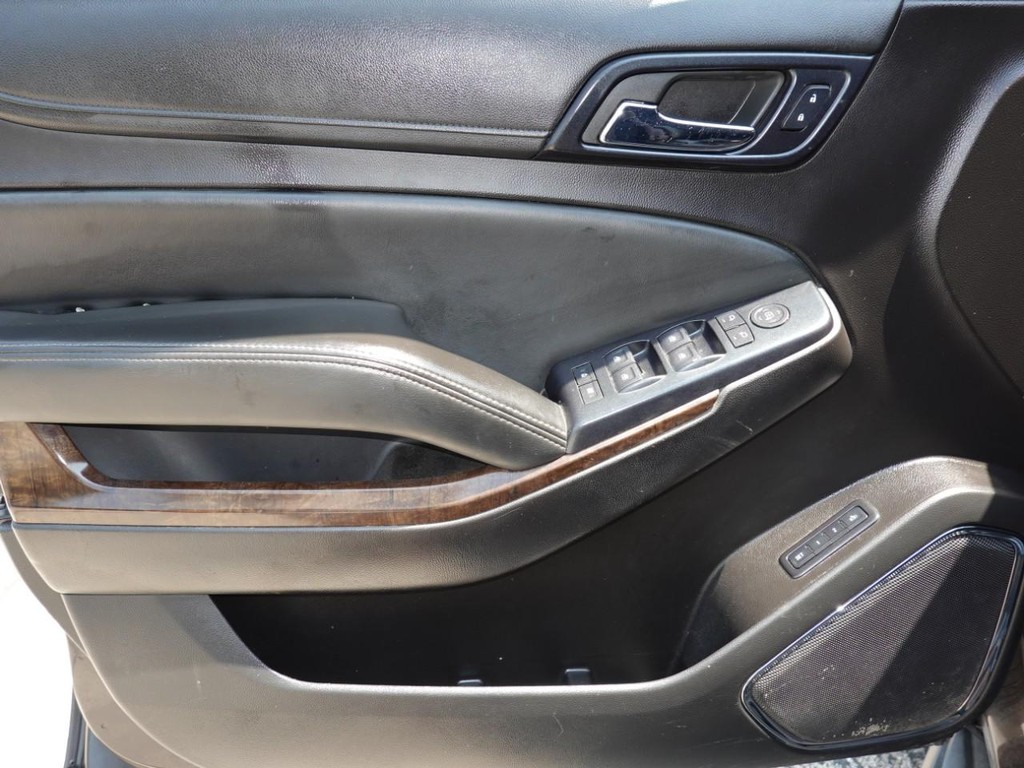 Chevrolet Tahoe Vehicle Full-screen Gallery Image 18