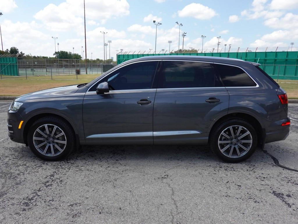 Audi Q7 Vehicle Full-screen Gallery Image 04