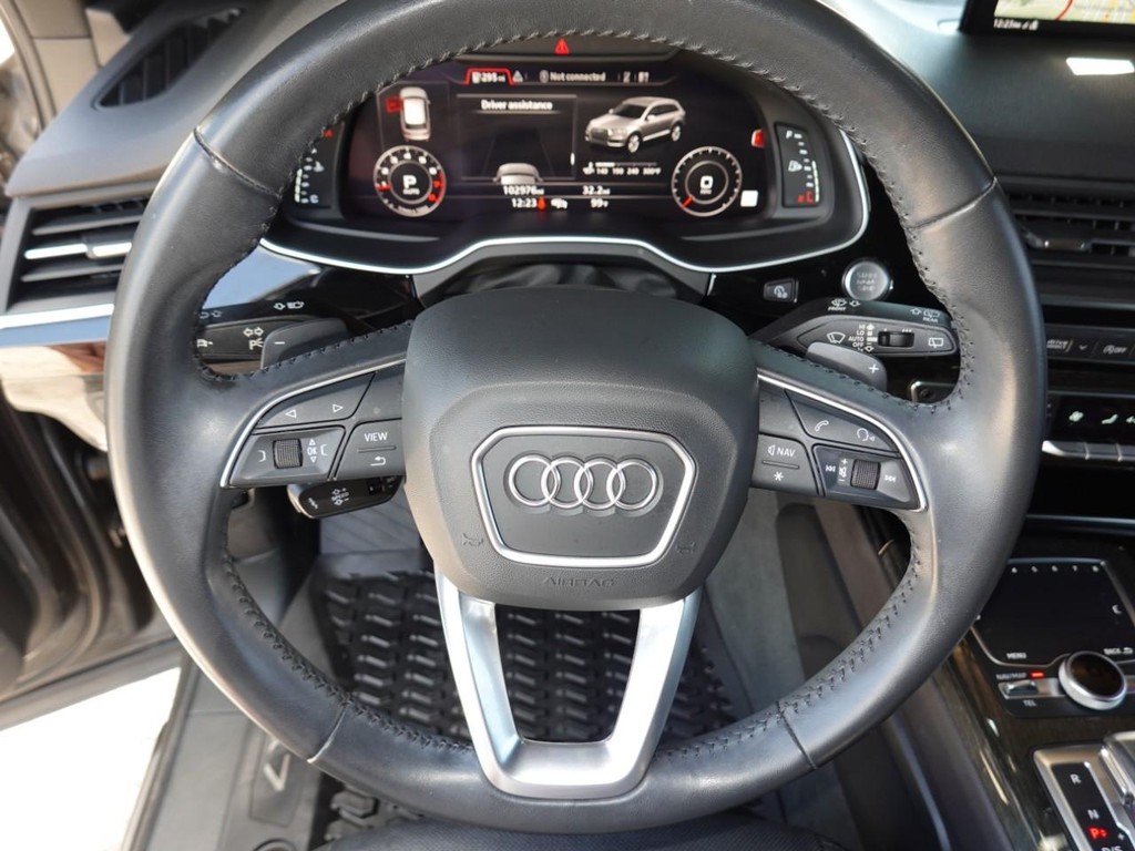 Audi Q7 Vehicle Full-screen Gallery Image 13