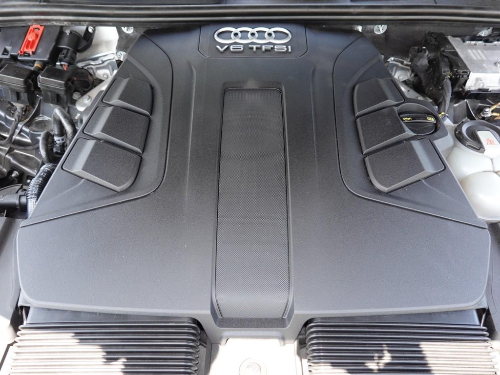 Audi Q7 Vehicle Full-screen Gallery Image 30
