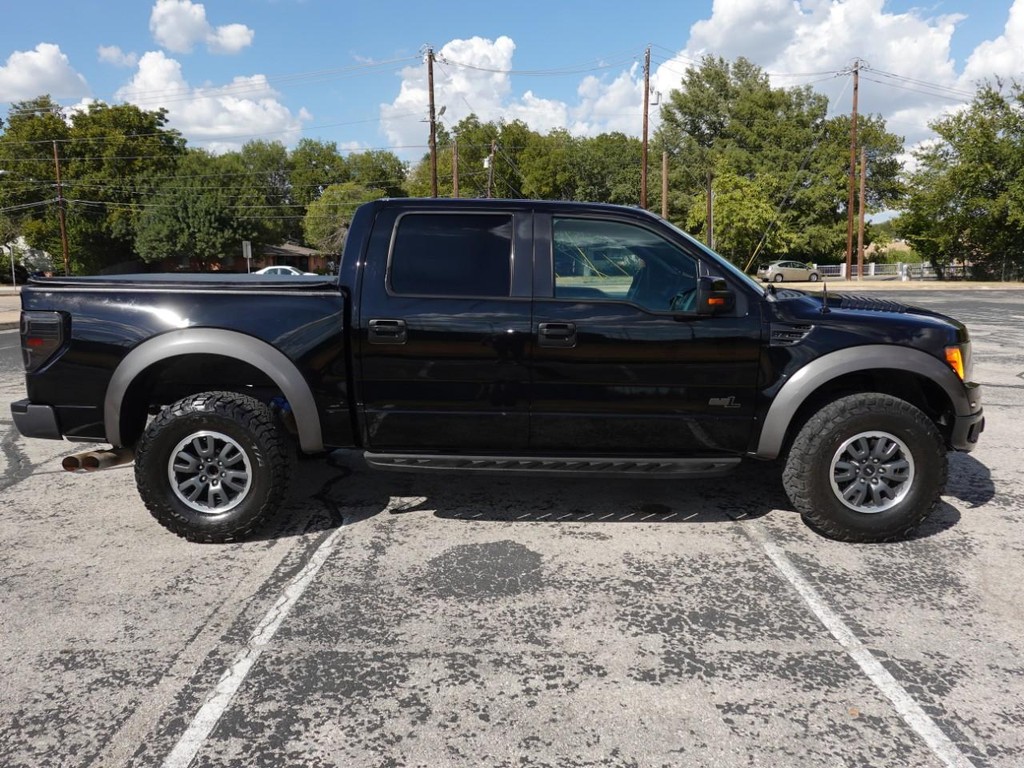 Ford F-150 Vehicle Full-screen Gallery Image 09
