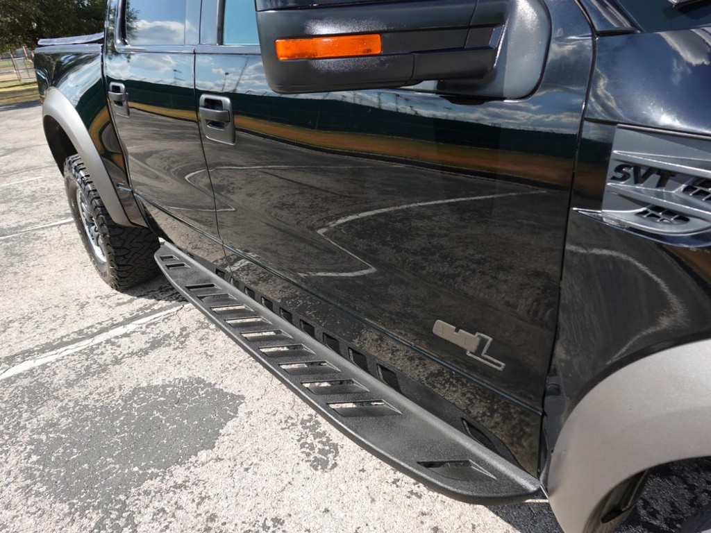 Ford F-150 Vehicle Full-screen Gallery Image 12
