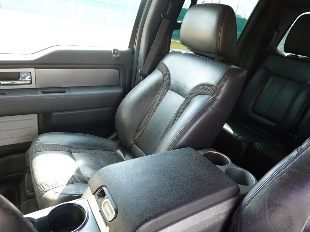 Ford F-150 Vehicle Full-screen Gallery Image 17