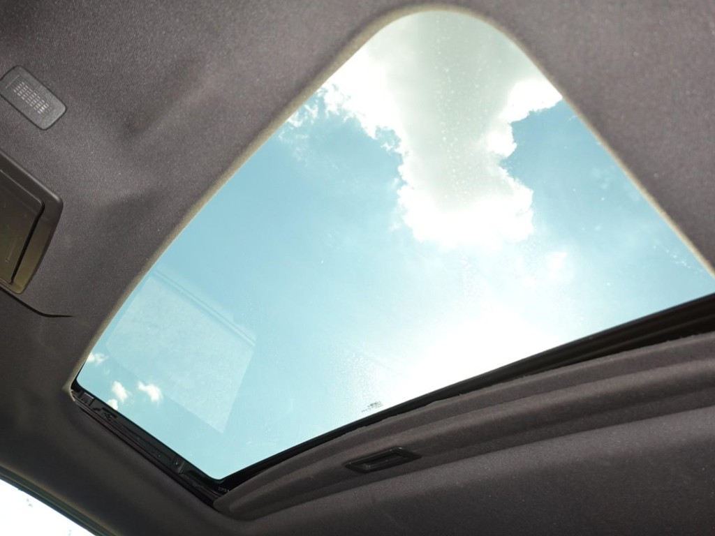 Ford F-150 Vehicle Full-screen Gallery Image 18
