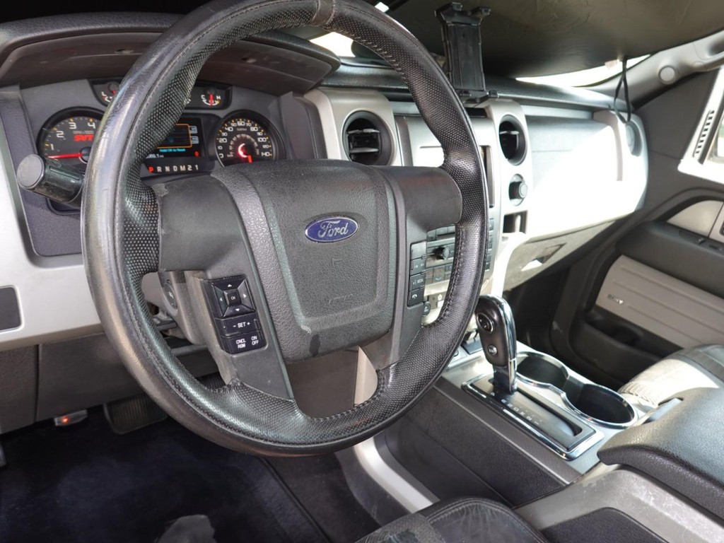 Ford F-150 Vehicle Full-screen Gallery Image 19