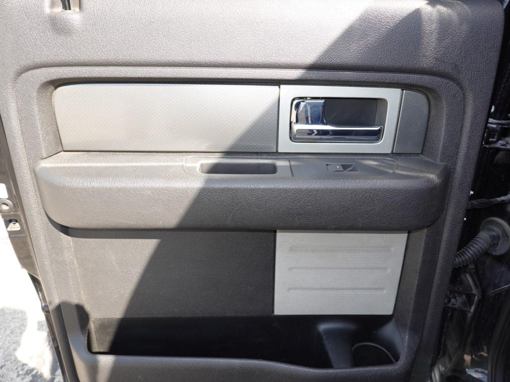 Ford F-150 Vehicle Full-screen Gallery Image 22
