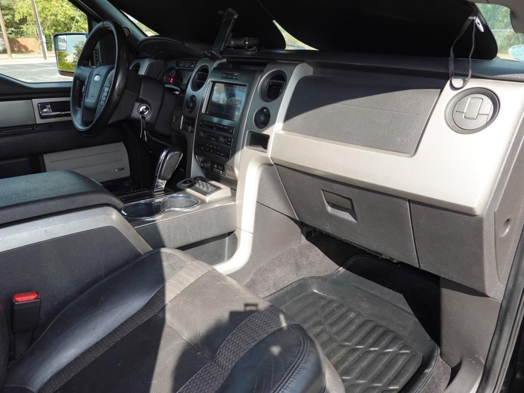 Ford F-150 Vehicle Full-screen Gallery Image 23