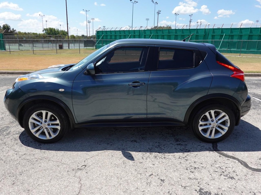 Nissan Juke Vehicle Full-screen Gallery Image 04