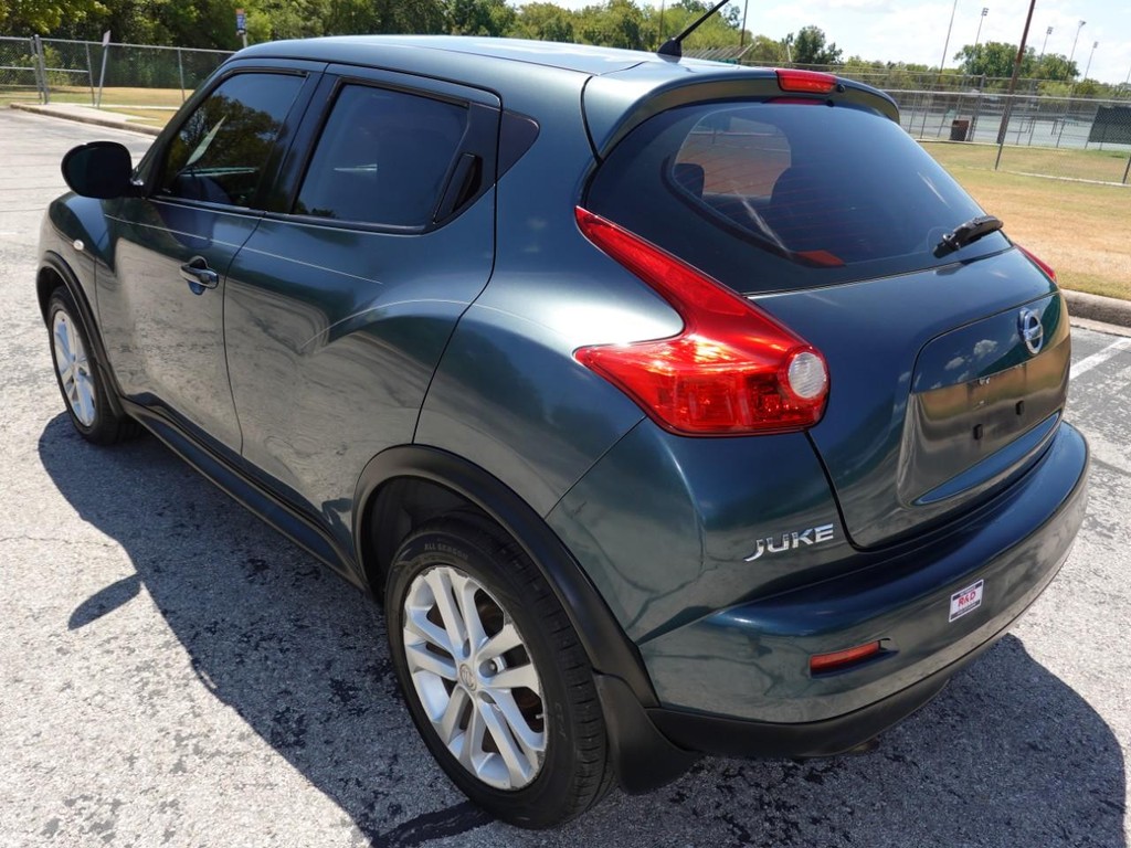 Nissan Juke Vehicle Full-screen Gallery Image 05