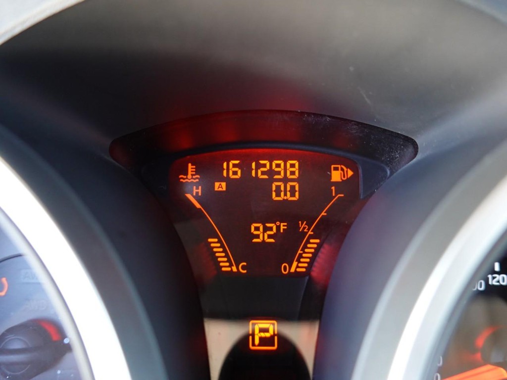 Nissan Juke Vehicle Full-screen Gallery Image 12