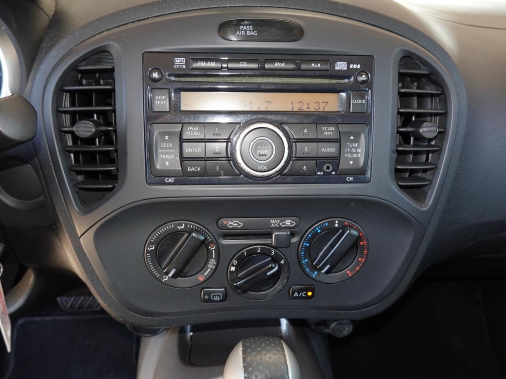 Nissan Juke Vehicle Full-screen Gallery Image 14