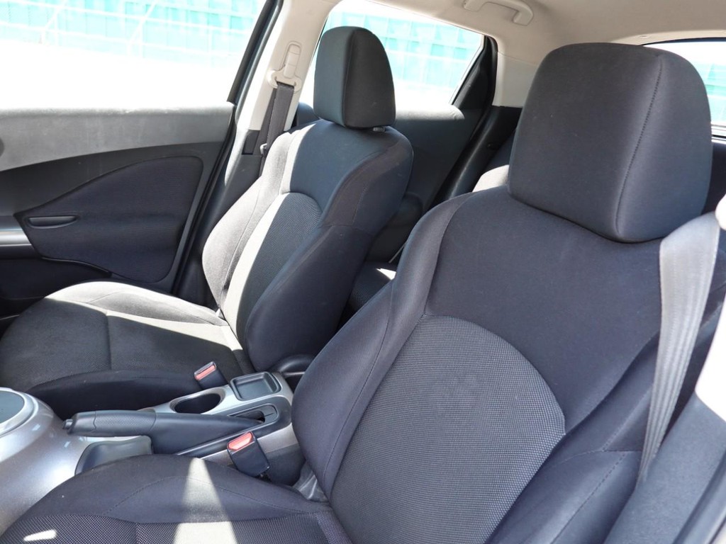 Nissan Juke Vehicle Full-screen Gallery Image 15