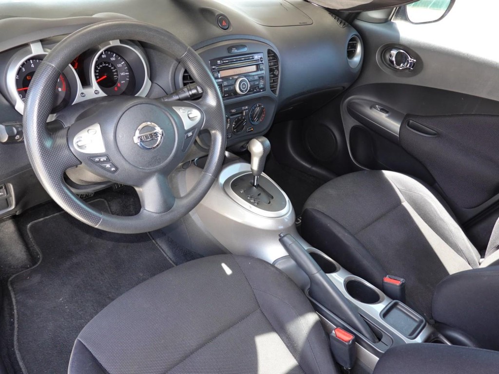Nissan Juke Vehicle Full-screen Gallery Image 16